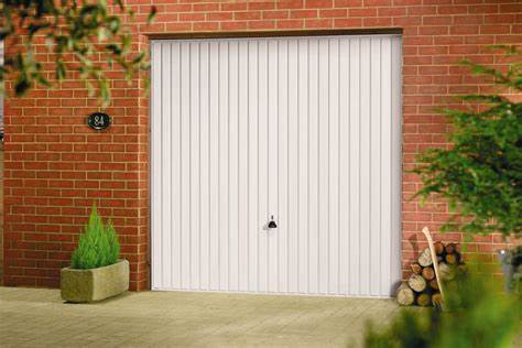 White Garador Garage Doors